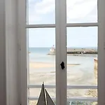 Prázdninový dům La Maison Sur Le Quai, Ancienne Maison De Pecheurs Avec Terrasse Vue Mer