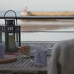 La Maison Sur Le Quai, Ancienne Maison De Pecheurs Avec Terrasse Vue Mer *