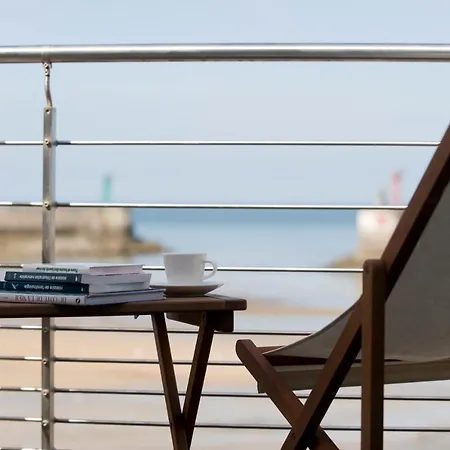 Dom wakacyjny La Maison Sur Le Quai, Ancienne Maison De Pecheurs Avec Terrasse Vue Mer *